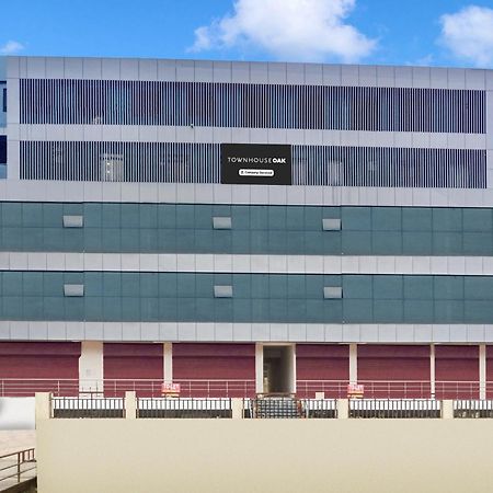 Townhouse Oak Sarusajai Stadium Dispur Exteriör bild