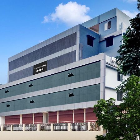 Townhouse Oak Sarusajai Stadium Dispur Exteriör bild