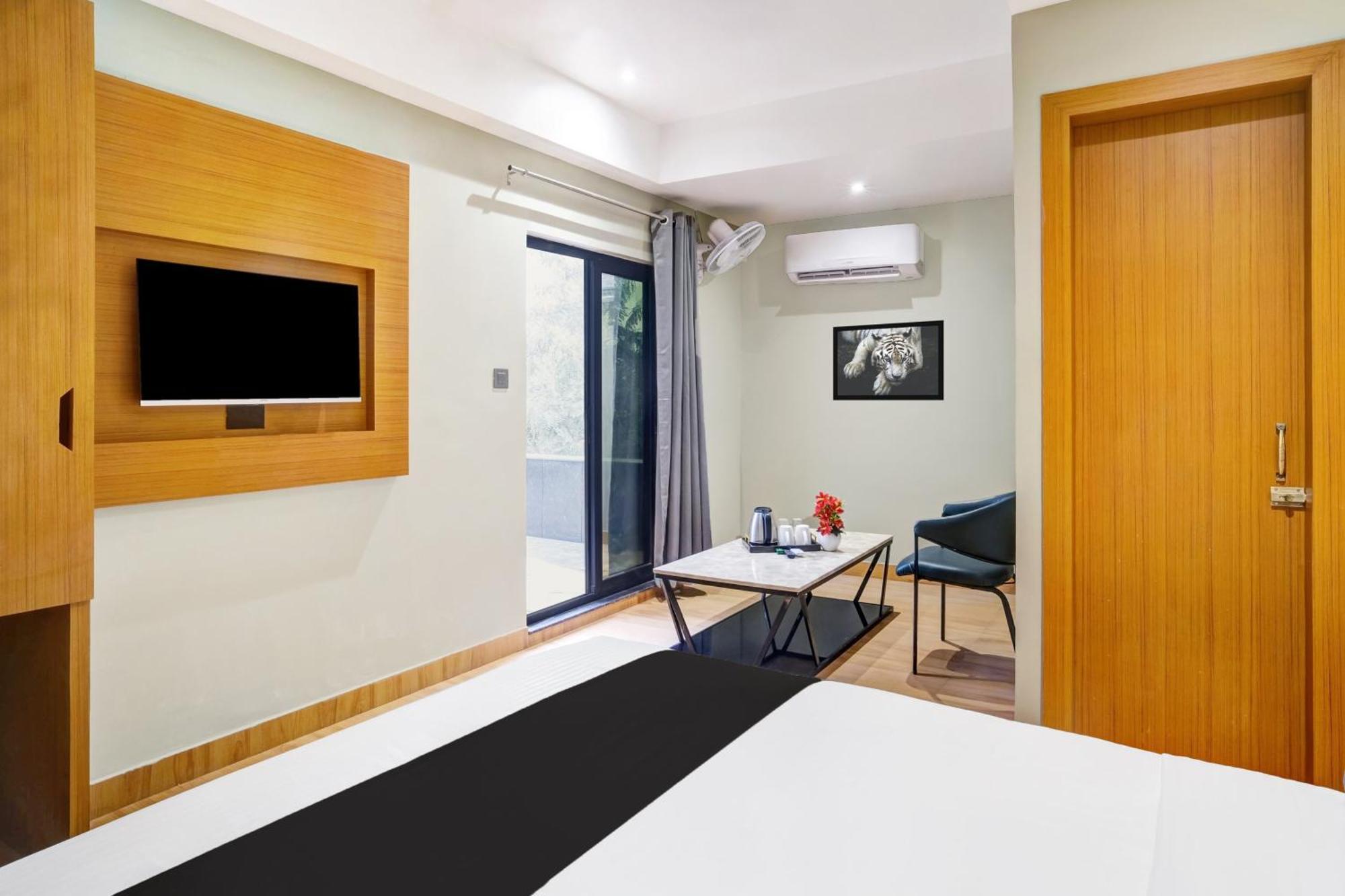 Townhouse Oak Sarusajai Stadium Dispur Exteriör bild