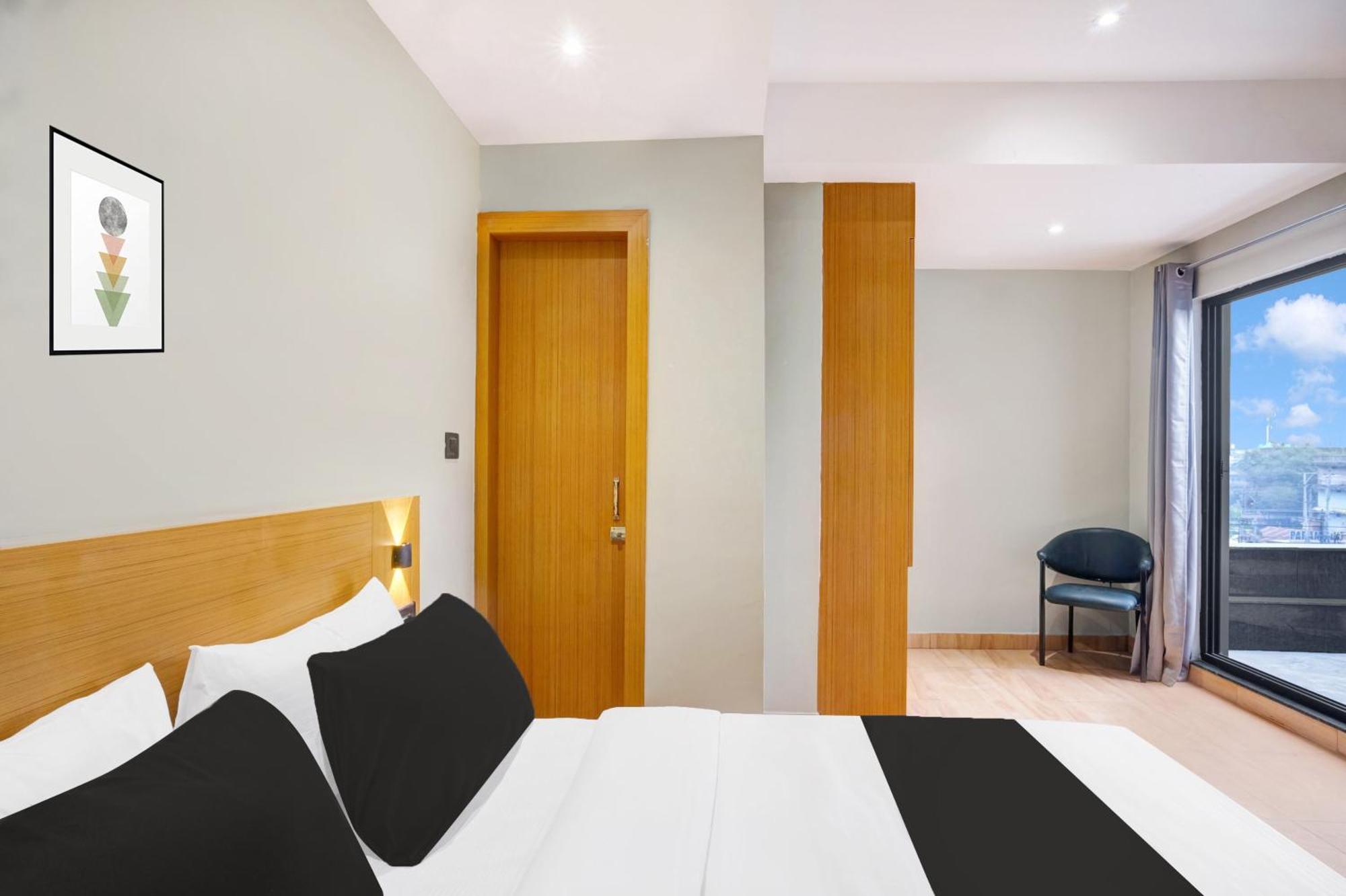 Townhouse Oak Sarusajai Stadium Dispur Exteriör bild
